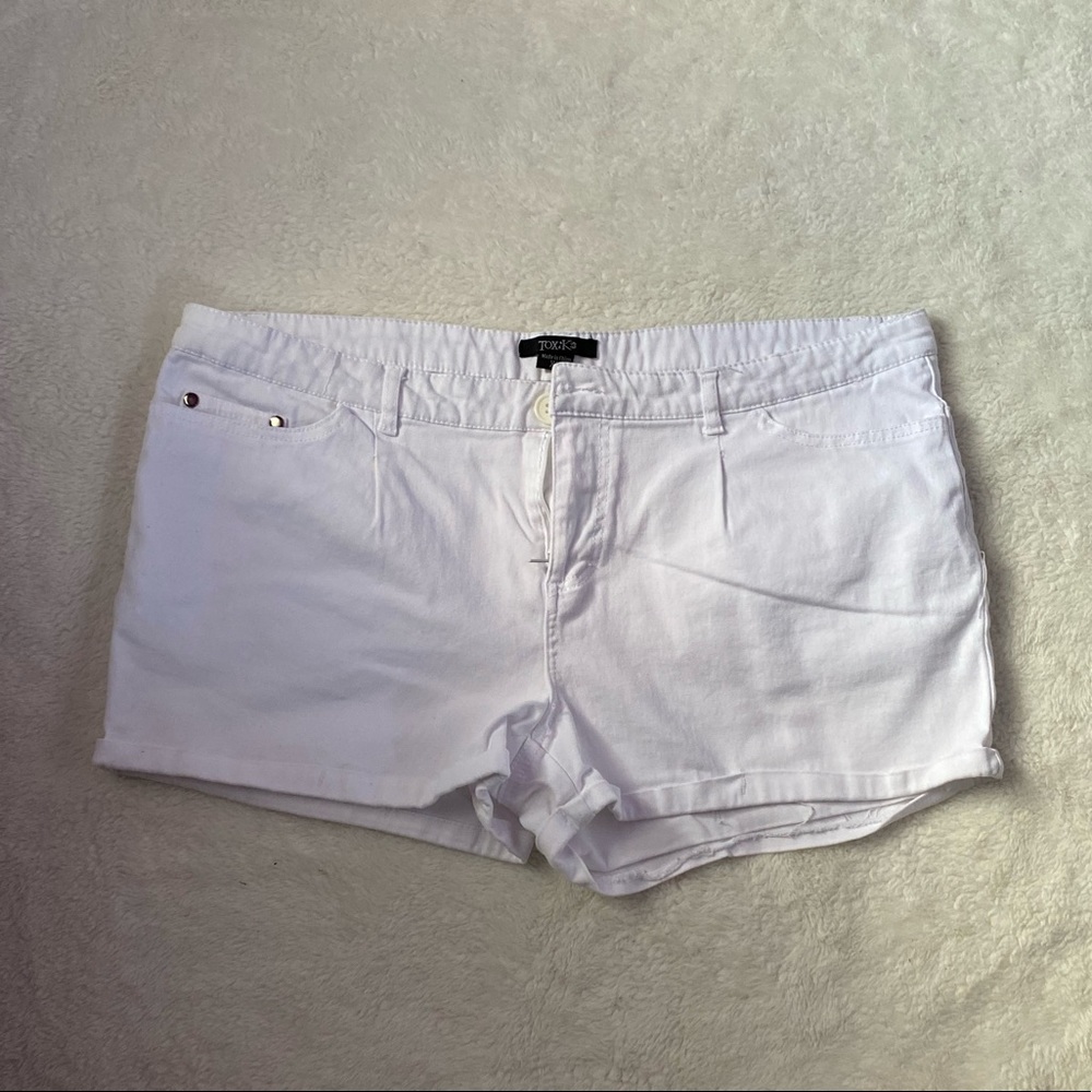 ToxK White Shorts